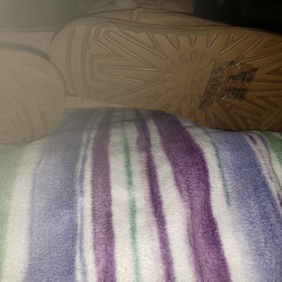 Uggs - Picture 3 of 5